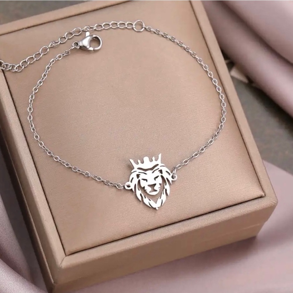 🛍️ 3 for $12 Beautiful Stainless Steel Lion Bracelet NIB